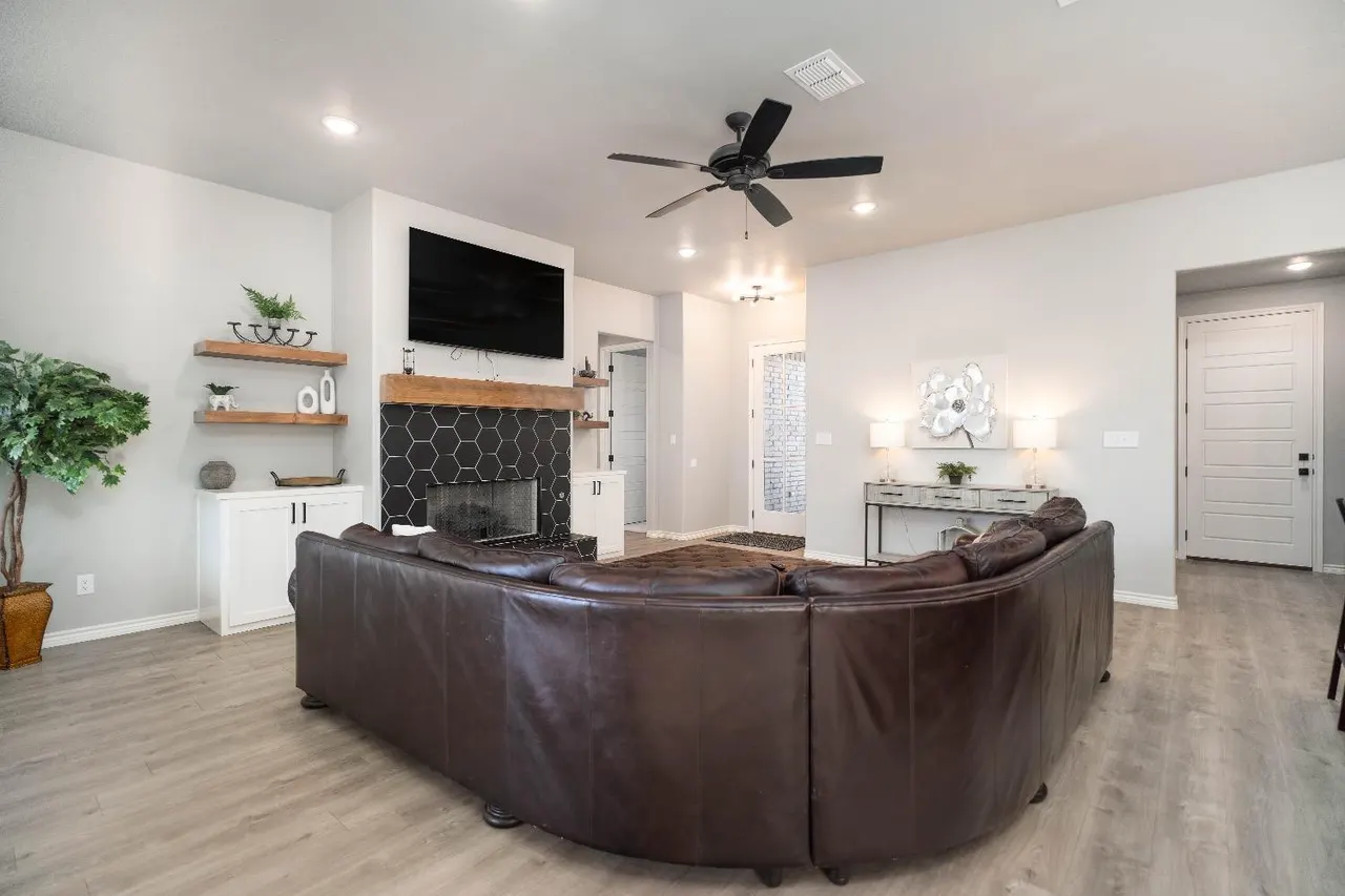 Photo 7 — 5921 Harvard Street, Lubbock, TX 79416