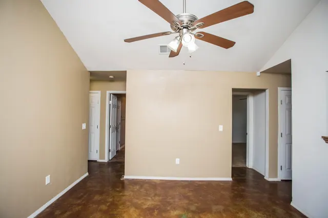 Photo 8 — 6114 22nd Street UNIT 2, Lubbock, TX 79407
