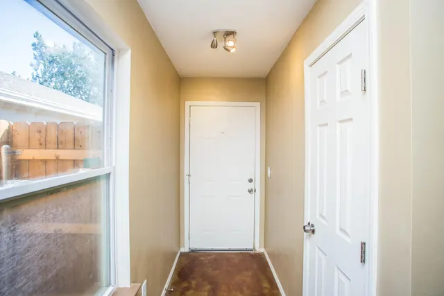 Photo 6 — 6114 22nd Street UNIT 2, Lubbock, TX 79407