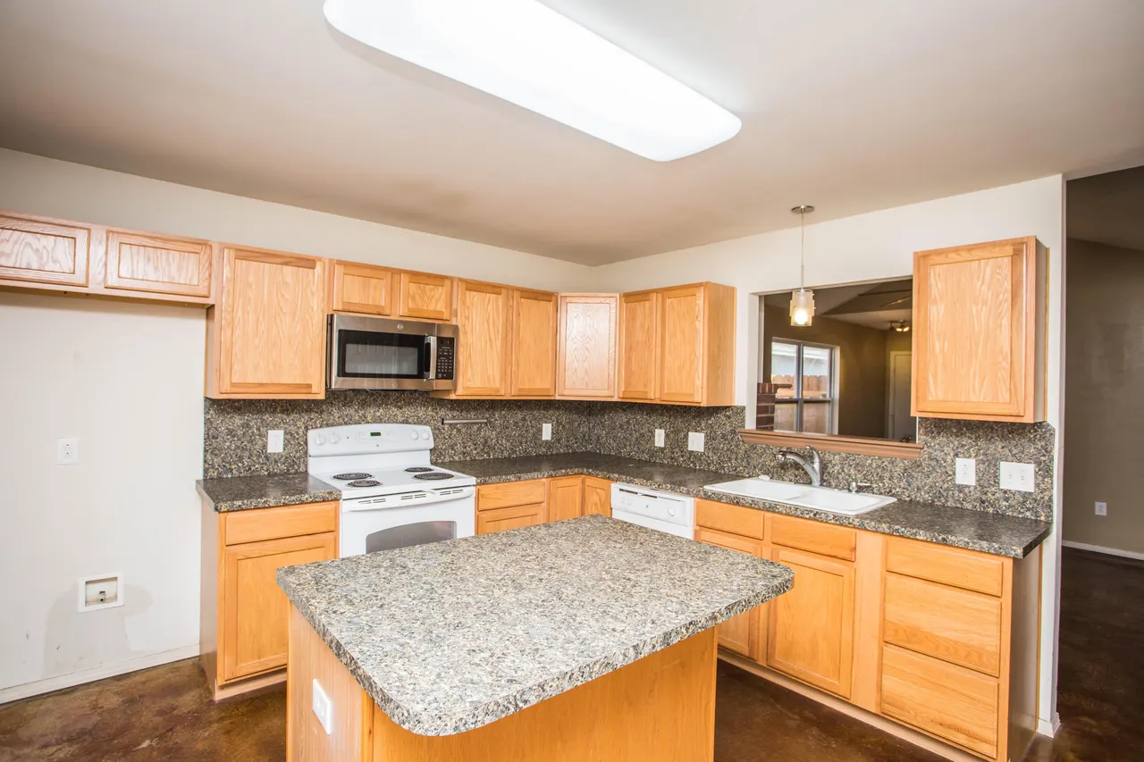 Photo 13 — 6114 22nd Street UNIT 2, Lubbock, TX 79407