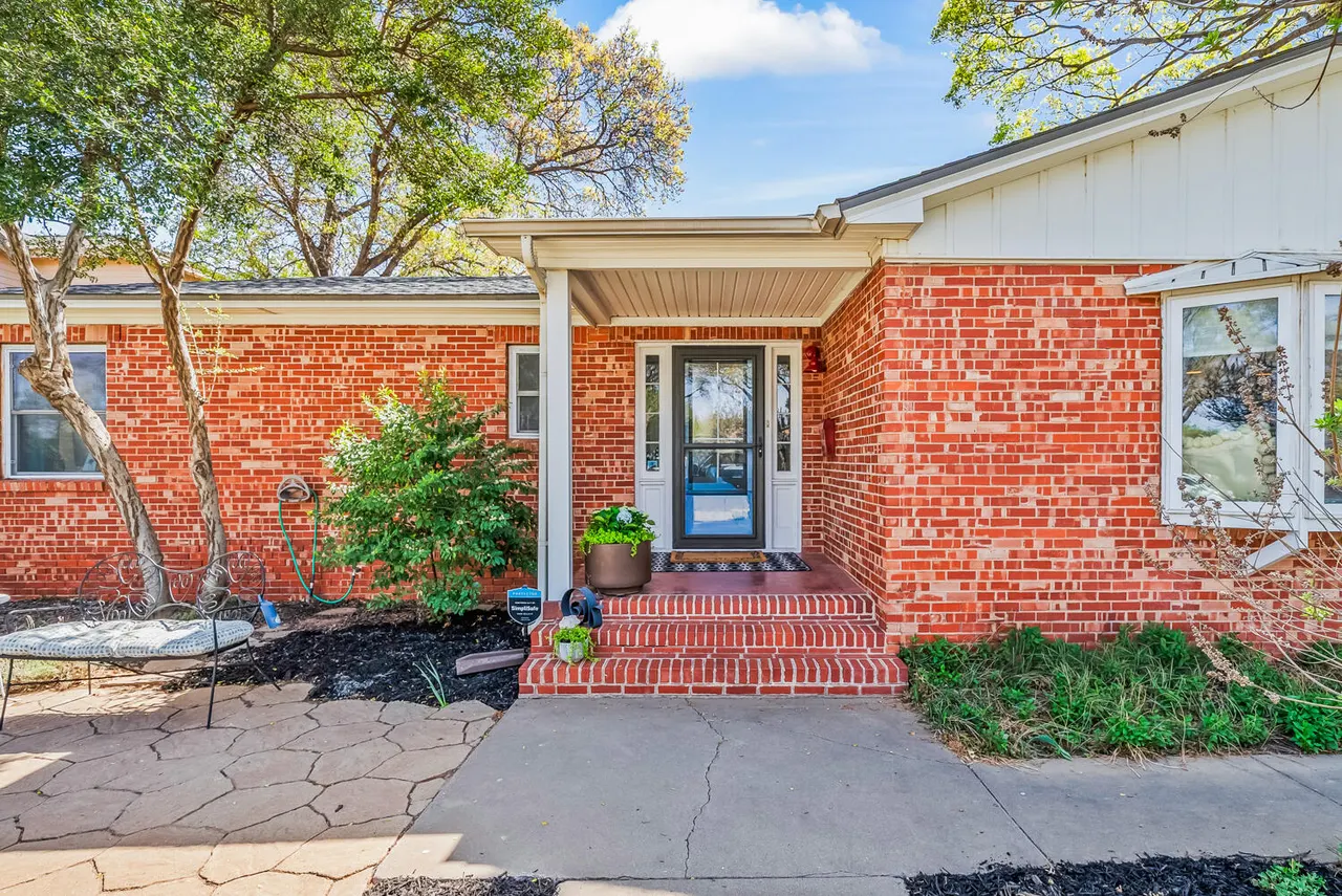 Photo 3 — 3303 24th Street, Lubbock, TX 79410