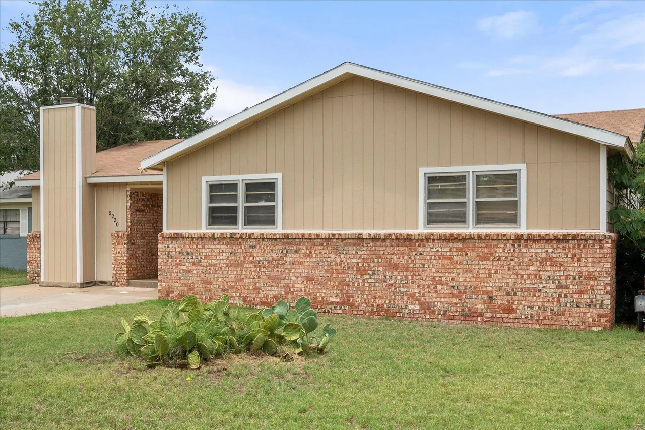 Photo 2 — 5220  41st  Street, Lubbock, TX 79414