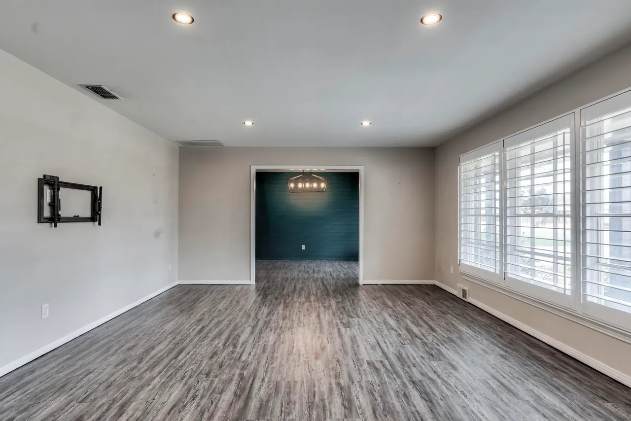 Photo 11 — 3303 53rd Street, Lubbock, TX 79413