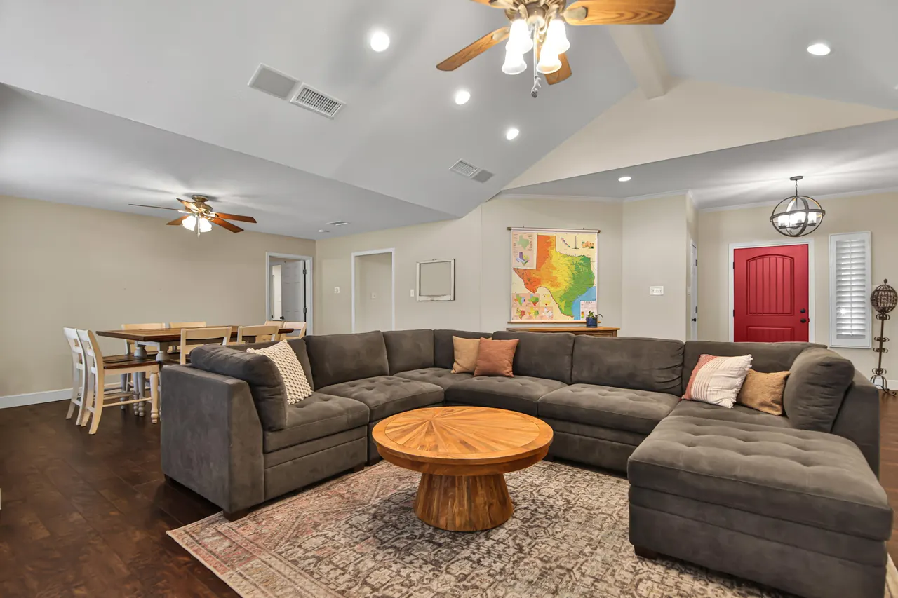 Photo 4 — 17 Comanche Lane, Ransom Canyon, TX 79366