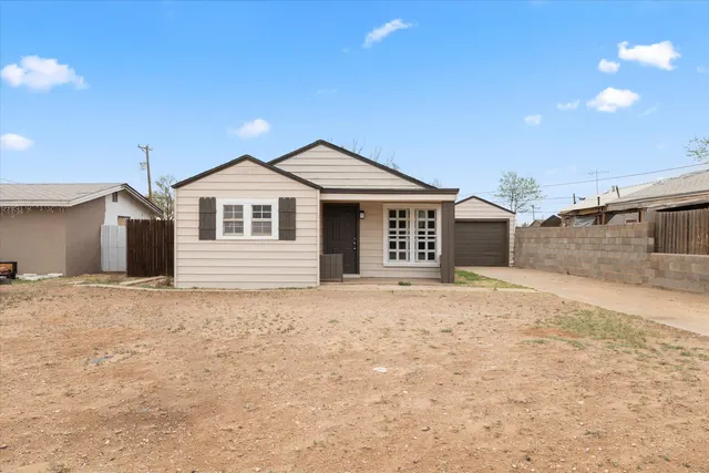 Front exterior — 204 Avenue L, Levelland, TX 79336