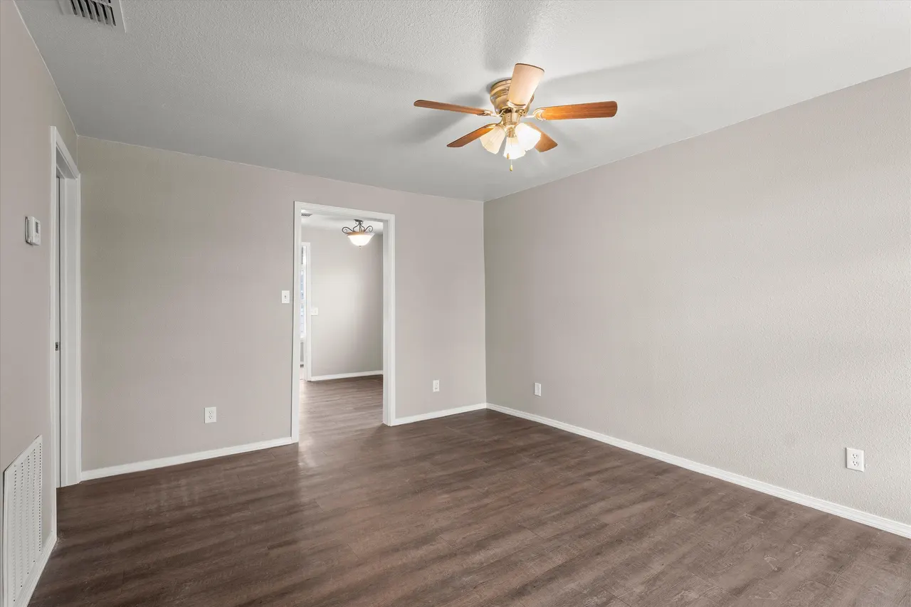 Photo 3 — 204 Avenue L, Levelland, TX 79336