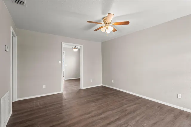 Photo 3 — 204 Avenue L, Levelland, TX 79336