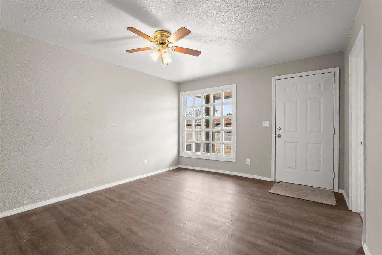 Photo 6 — 204 Avenue L, Levelland, TX 79336