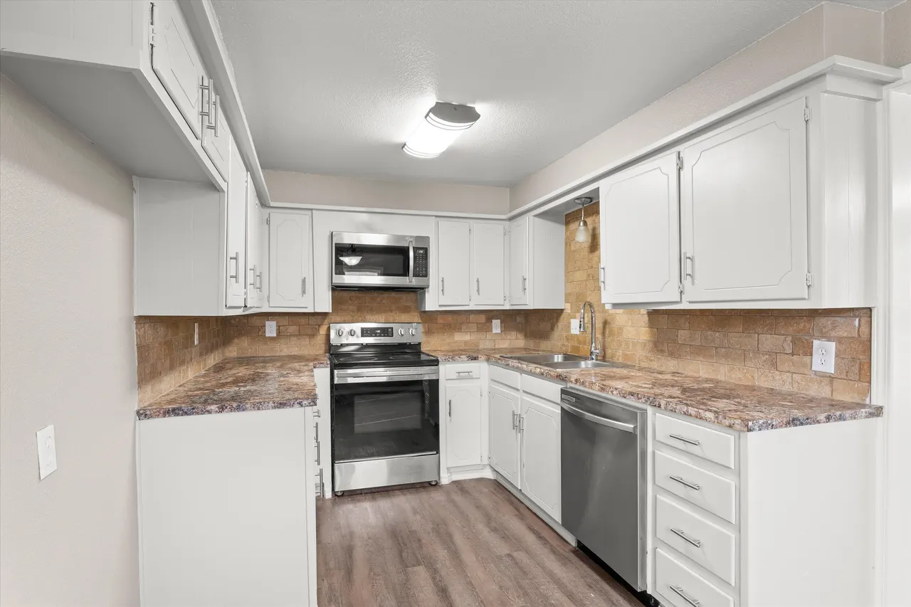 Photo 8 — 204 Avenue L, Levelland, TX 79336