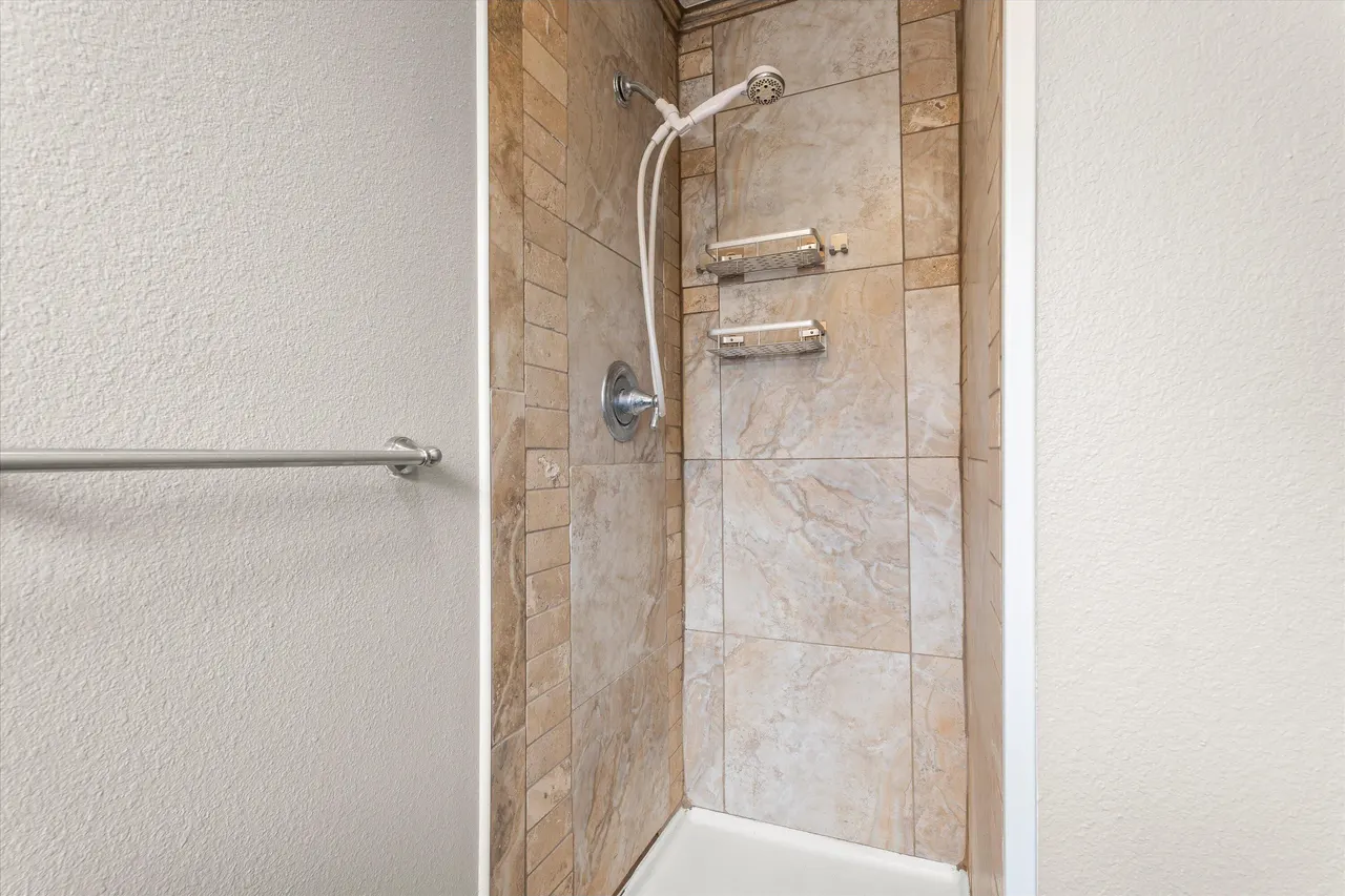 Photo 15 — 204 Avenue L, Levelland, TX 79336