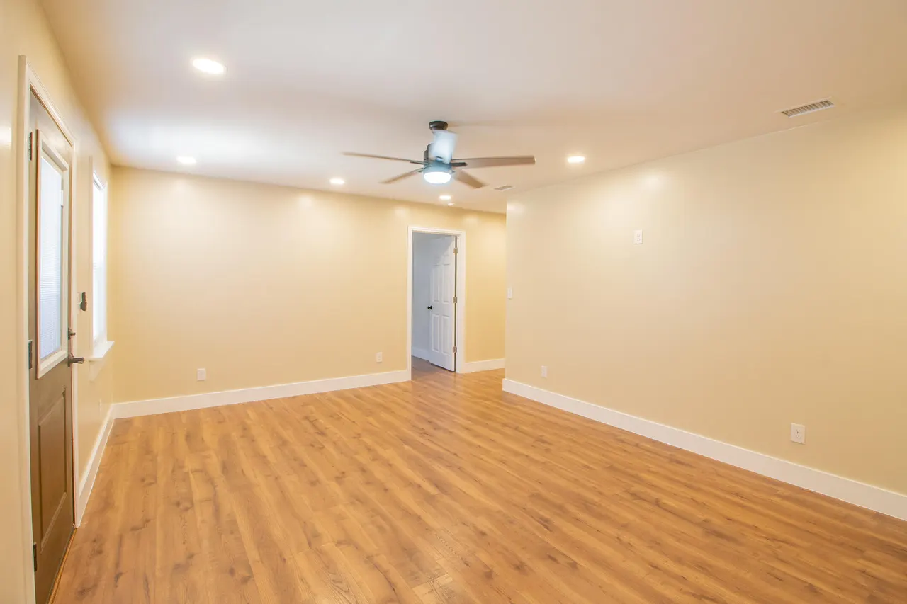 Photo 3 — 1030 S 16th Street, Slaton, TX 79364