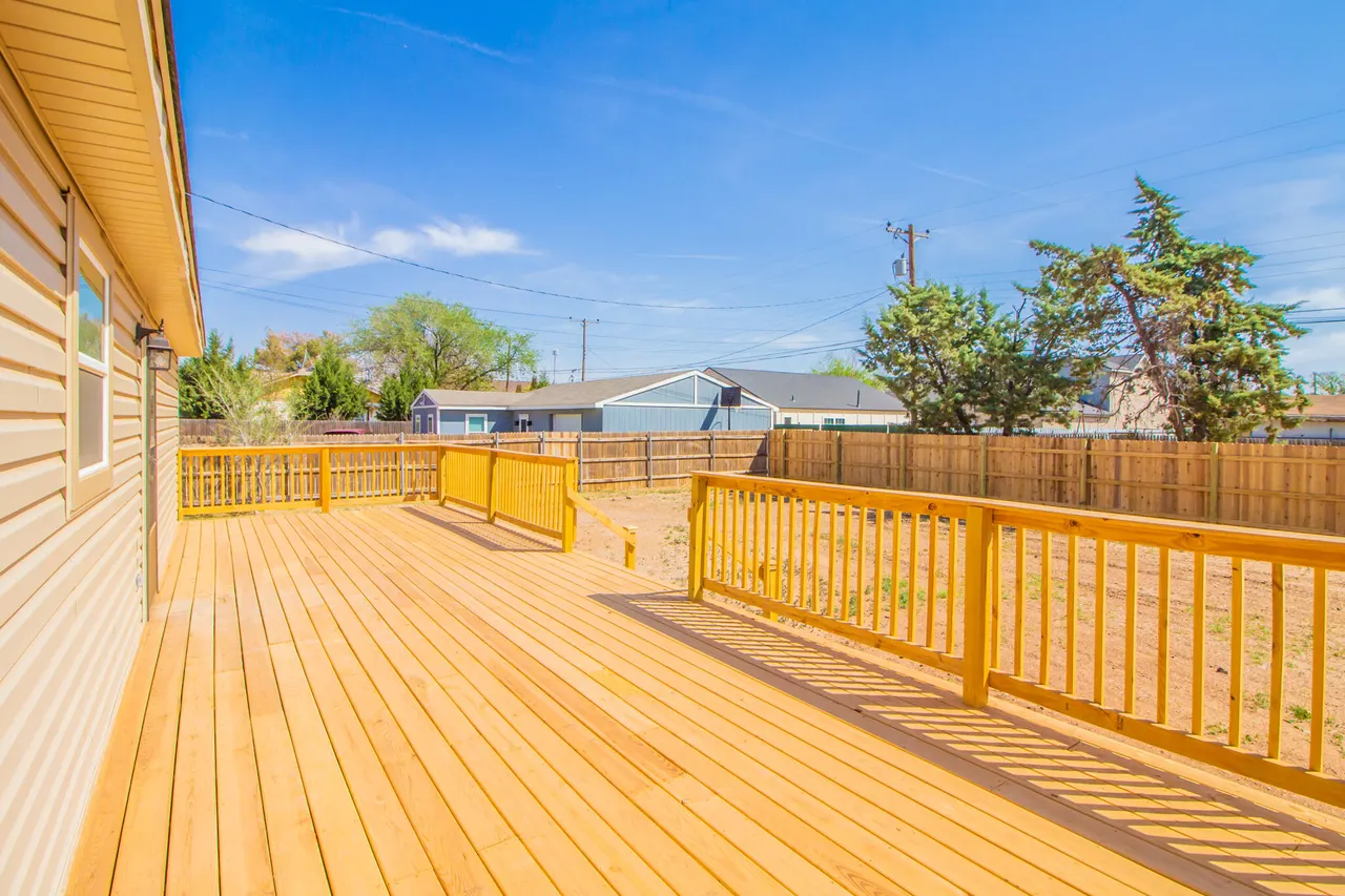 Photo 18 — 1030 S 16th Street, Slaton, TX 79364