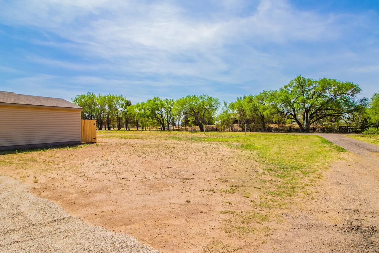 Photo 23 — 1030 S 16th Street, Slaton, TX 79364