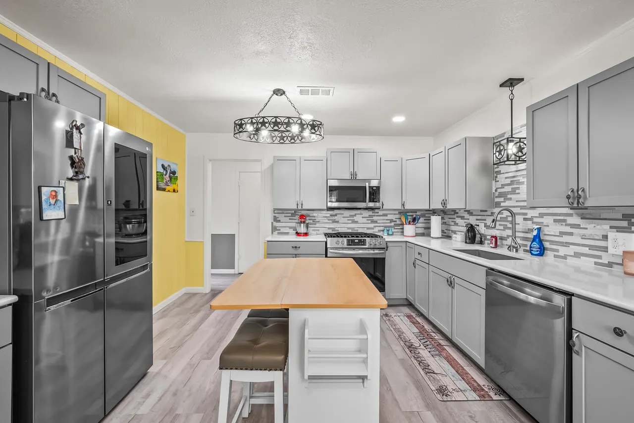 Photo 11 — 1500 W Garza Street, Slaton, TX 79364