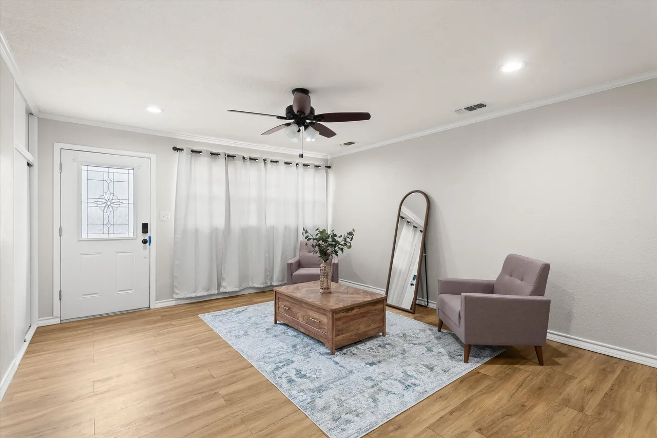 Photo 5 — 127 Flint Avenue, Levelland, TX 79336