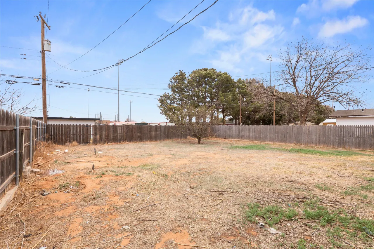 Photo 17 — 127 Flint Avenue, Levelland, TX 79336