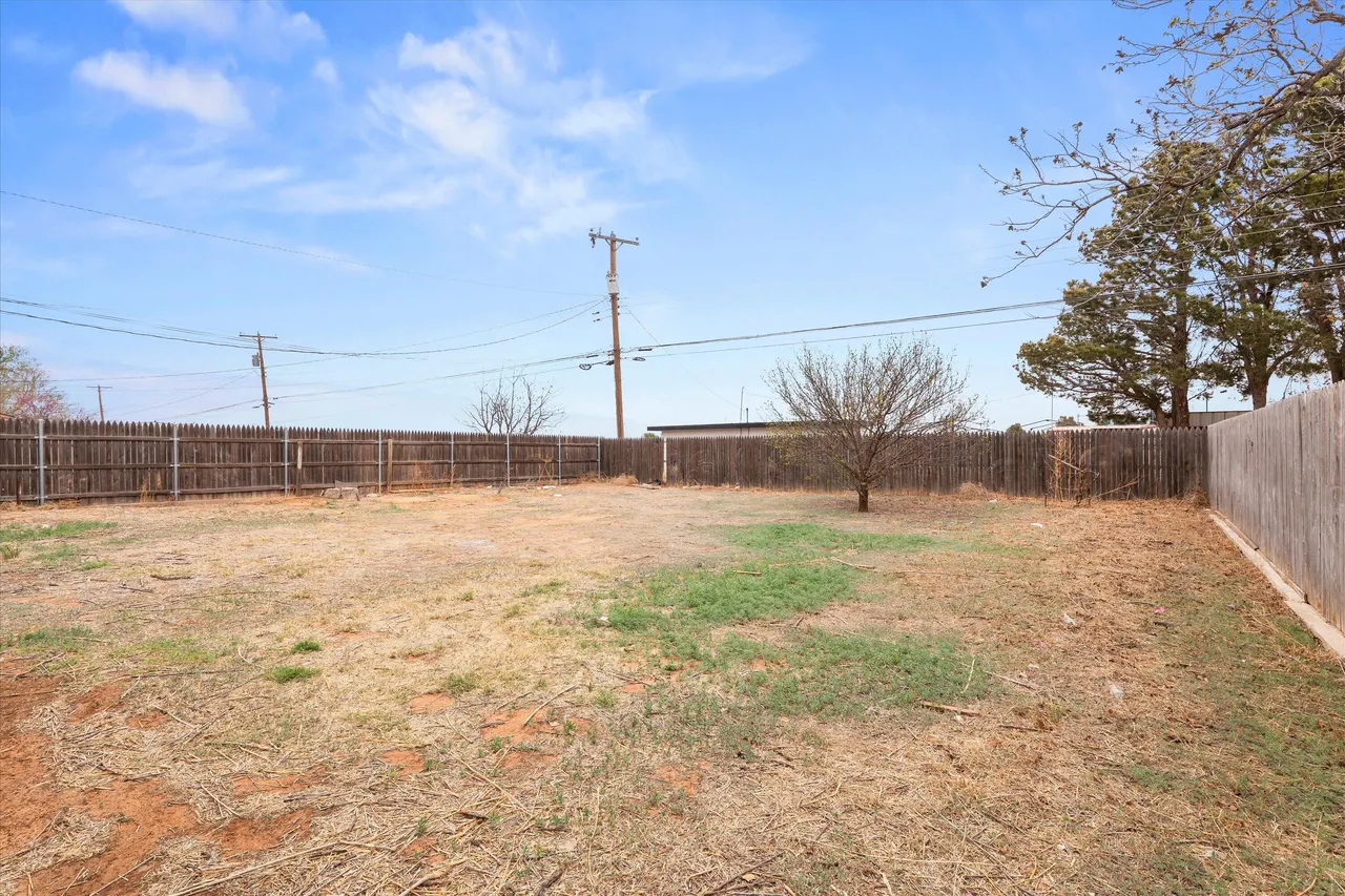 Photo 18 — 127 Flint Avenue, Levelland, TX 79336