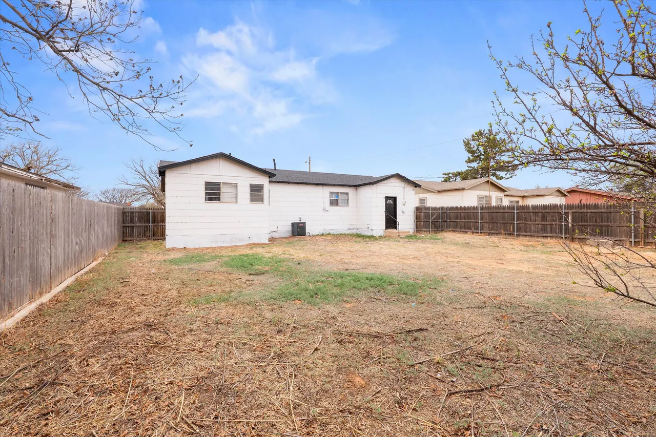 Photo 19 — 127 Flint Avenue, Levelland, TX 79336