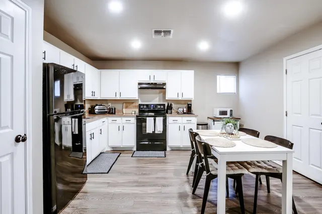 Photo 4 — 1512 E Ursuline Street 2, Lubbock, TX 79403