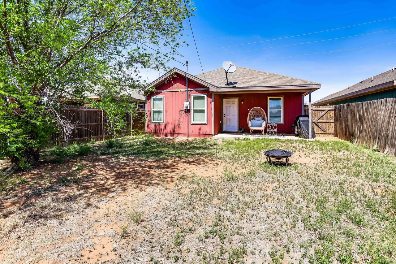 Photo 14 — 1512 E Ursuline Street 2, Lubbock, TX 79403