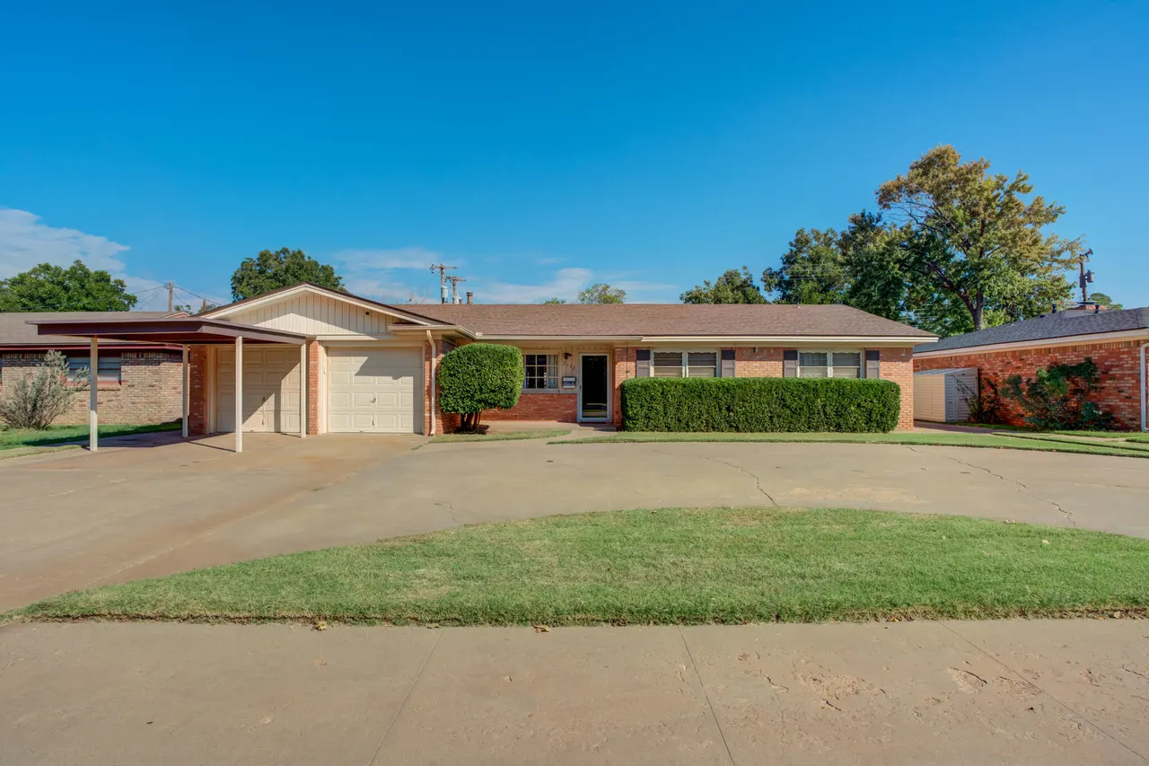Photo 2 — 2132 69th Street, Lubbock, TX 79412