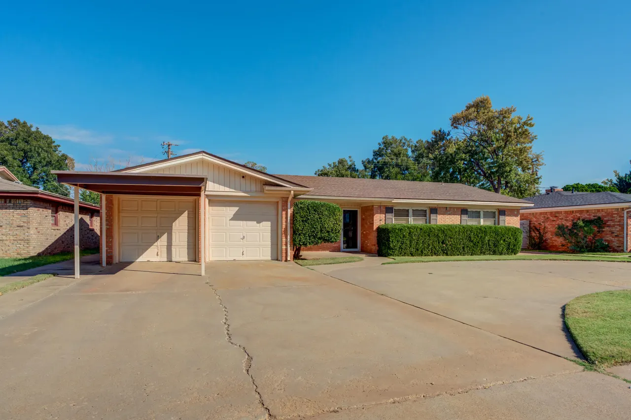 Photo 3 — 2132 69th Street, Lubbock, TX 79412