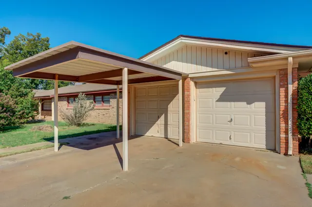 Photo 4 — 2132 69th Street, Lubbock, TX 79412