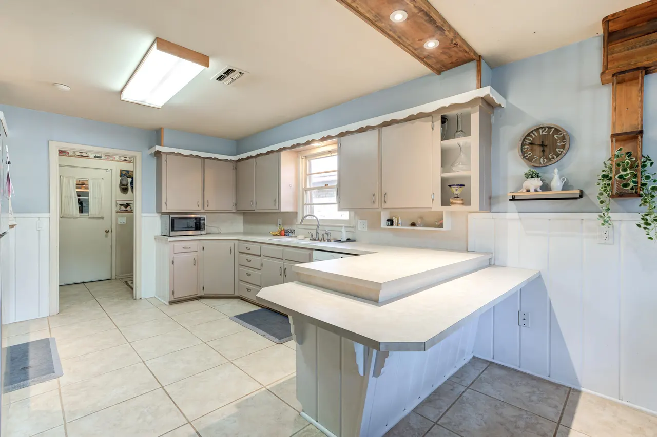 Photo 14 — 2132 69th Street, Lubbock, TX 79412