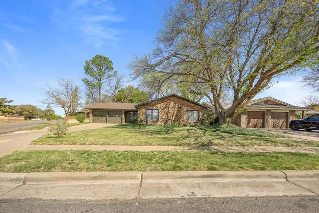 Photo 3 — 4416 62nd Street, Lubbock, TX 79414