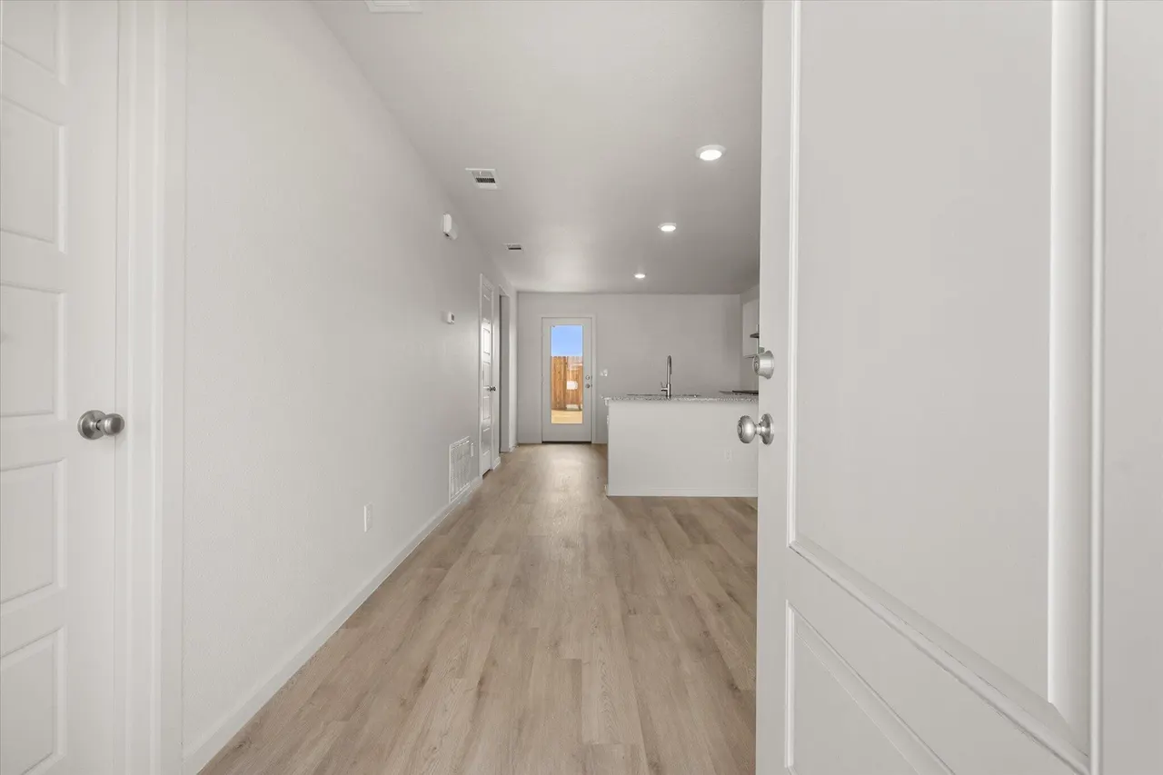 Photo 4 — 8315 25th Street, Lubbock, TX 79407