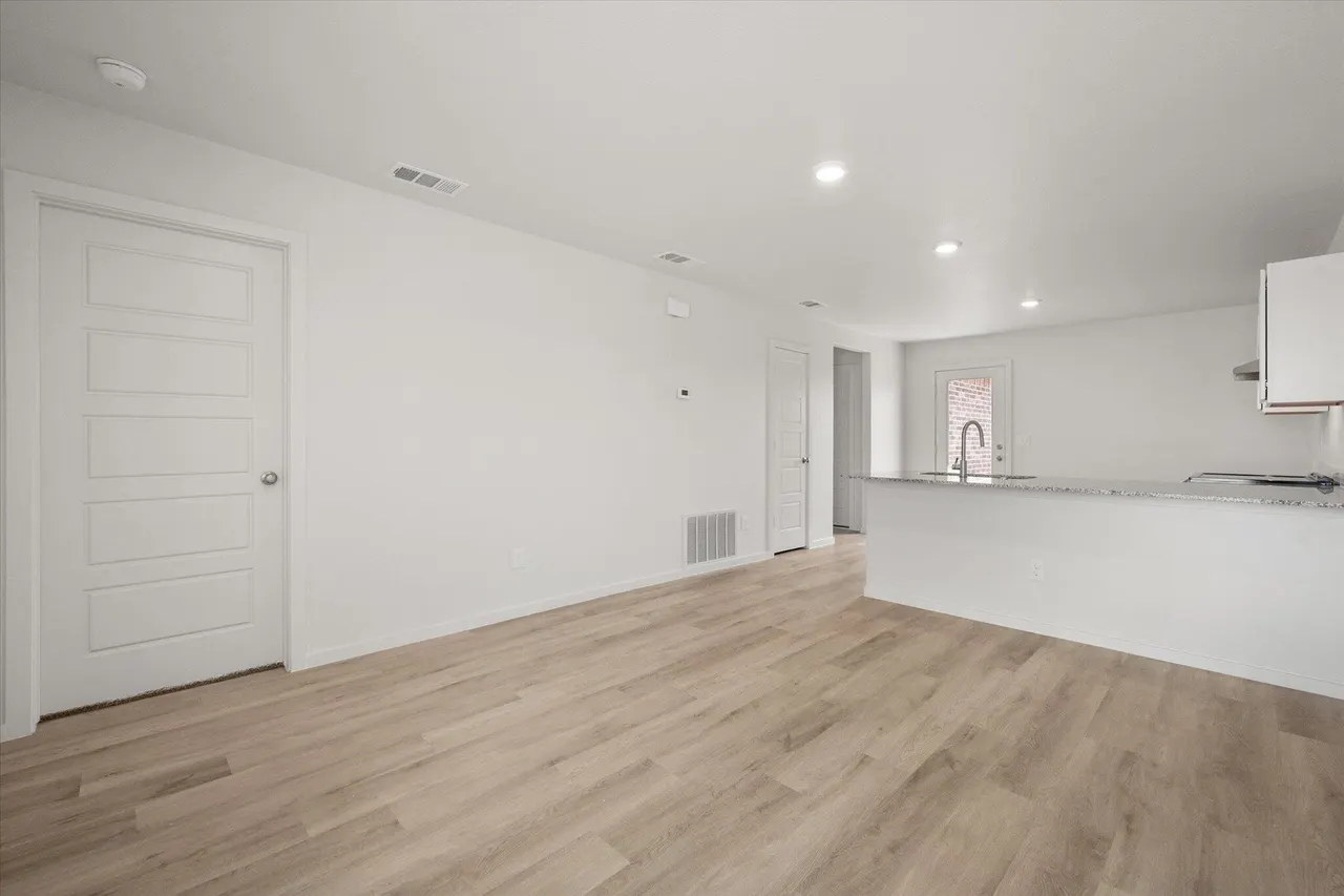 Photo 6 — 8315 25th Street, Lubbock, TX 79407