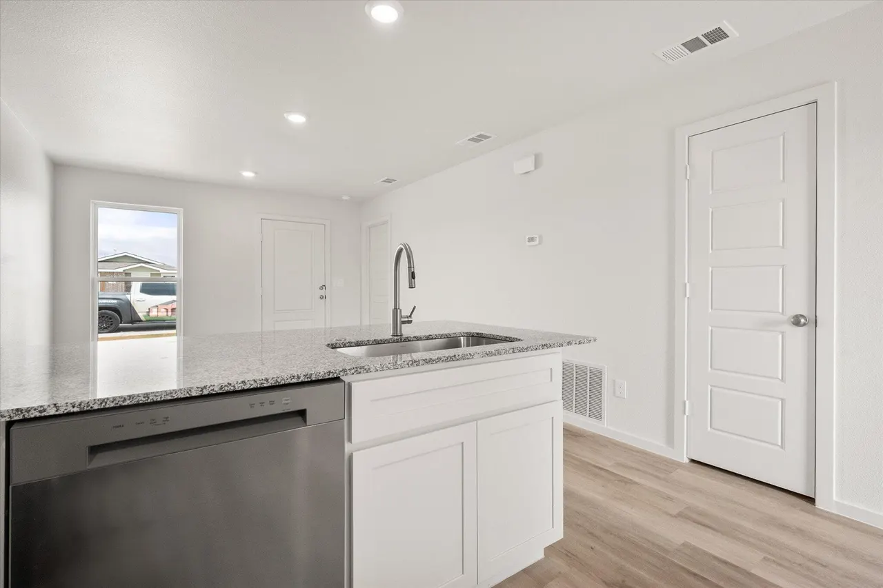 Photo 13 — 8315 25th Street, Lubbock, TX 79407