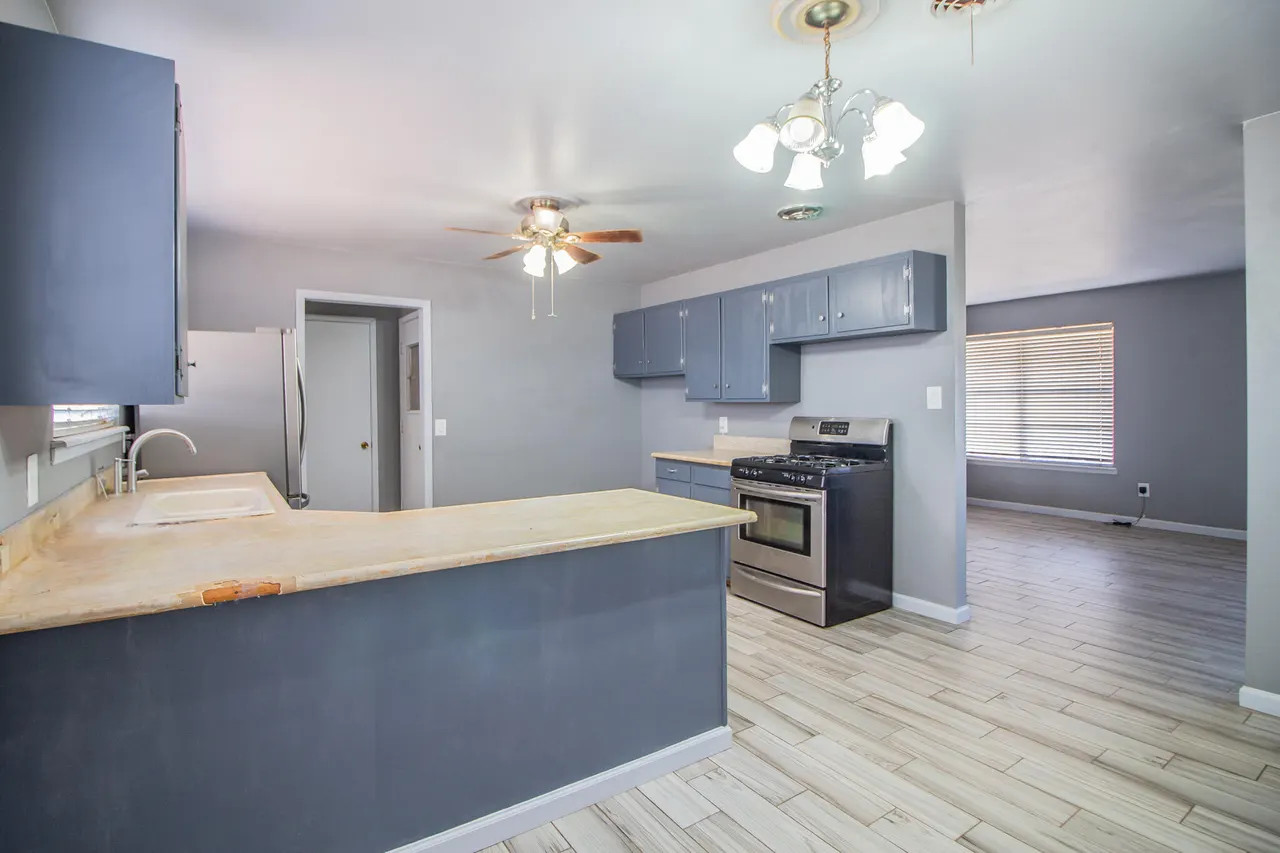 Photo 8 — 907 S Pecos Drive, Brownfield, TX 79316