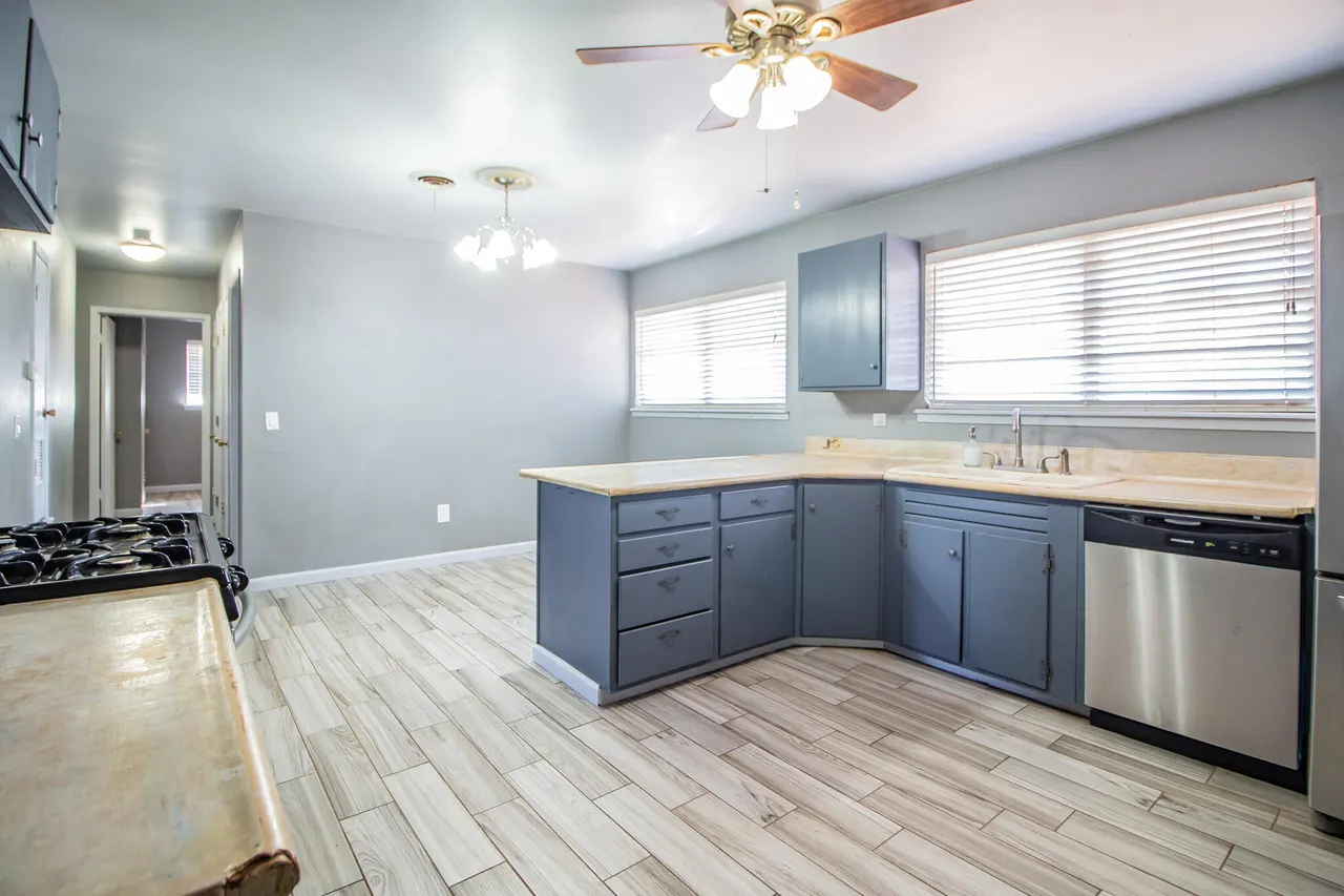 Photo 9 — 907 S Pecos Drive, Brownfield, TX 79316