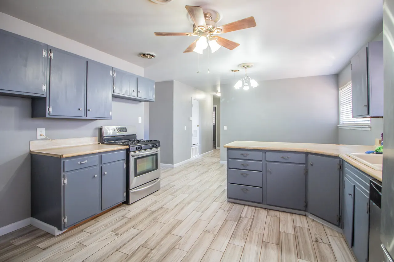 Photo 10 — 907 S Pecos Drive, Brownfield, TX 79316