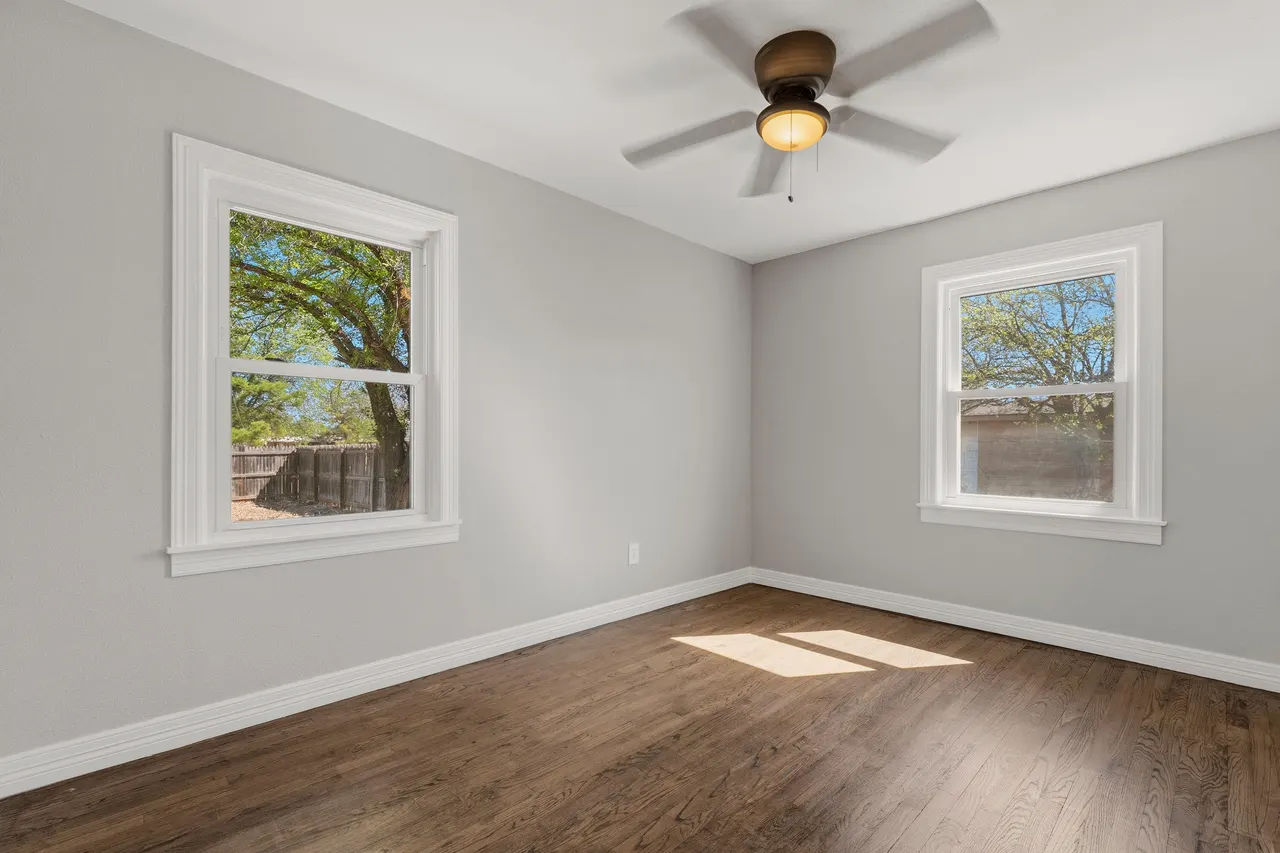 Photo 6 — 2302 32nd Street, Lubbock, TX 79411