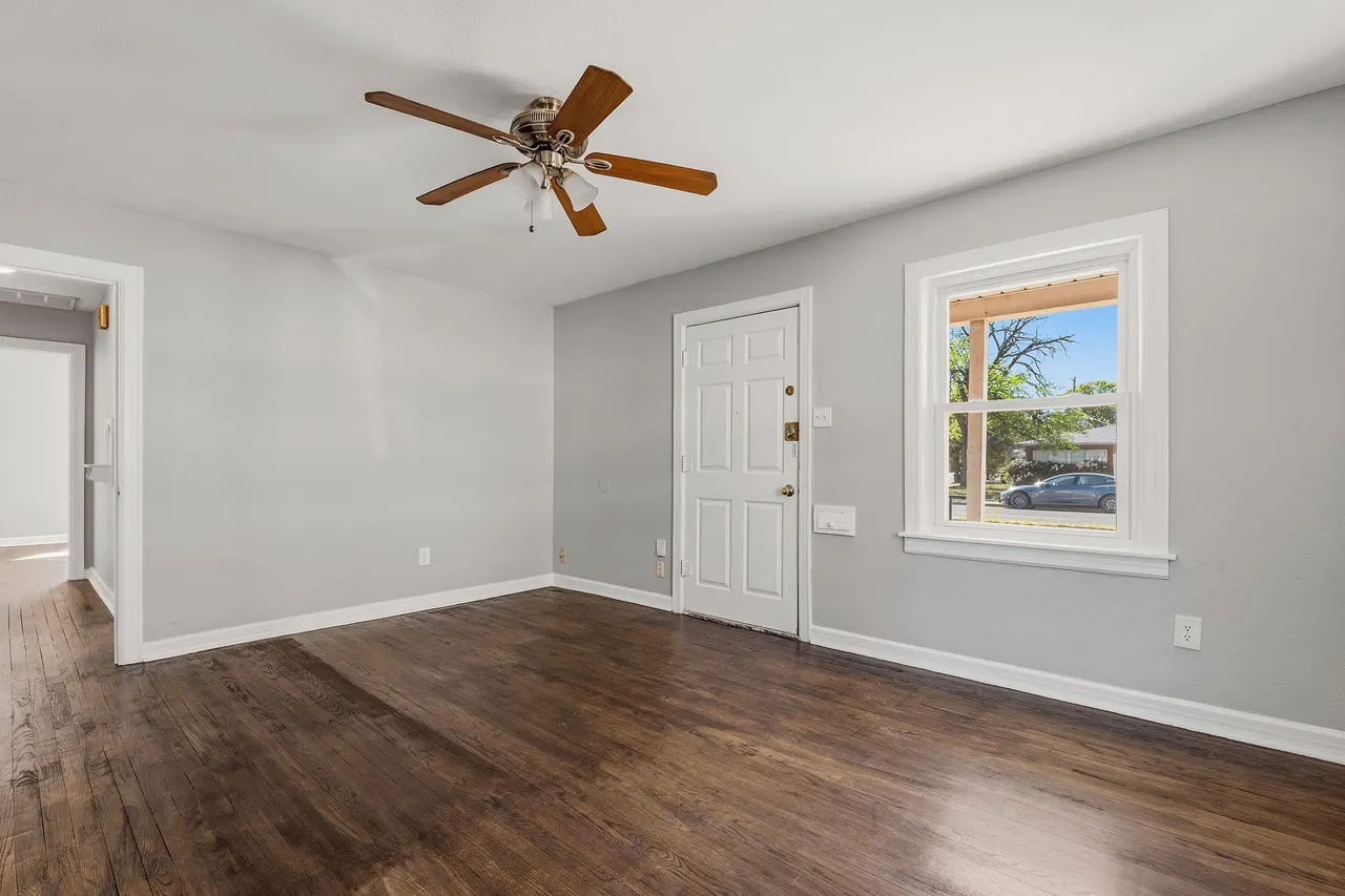 Photo 2 — 2302 32nd Street, Lubbock, TX 79411