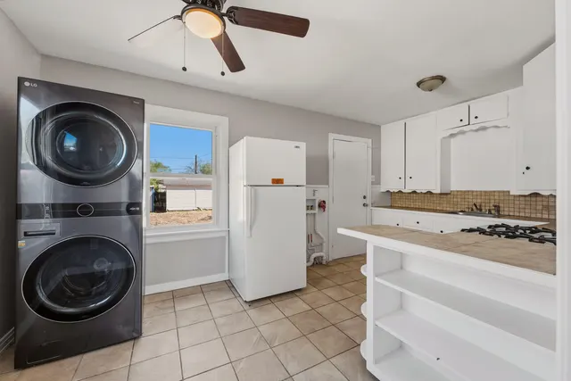 Photo 5 — 2302 32nd Street, Lubbock, TX 79411