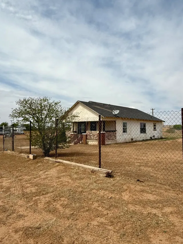 Photo 2 — 2833 E 53rd Street, Lubbock, TX 79404