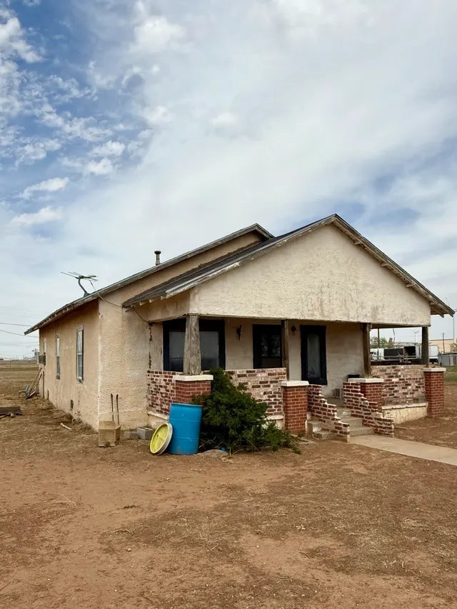 Photo 4 — 2833 E 53rd Street, Lubbock, TX 79404