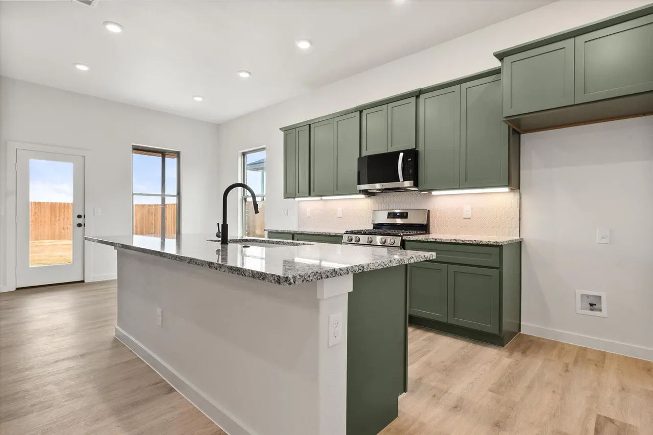 Photo 12 — 6005 Venita Avenue, Lubbock, TX 79407