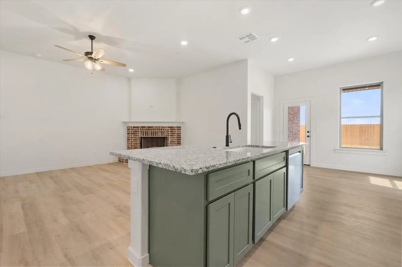 Photo 16 — 6005 Venita Avenue, Lubbock, TX 79407