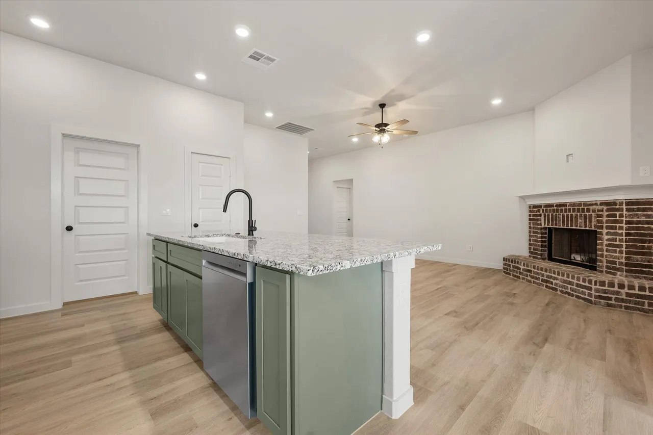 Photo 17 — 6005 Venita Avenue, Lubbock, TX 79407