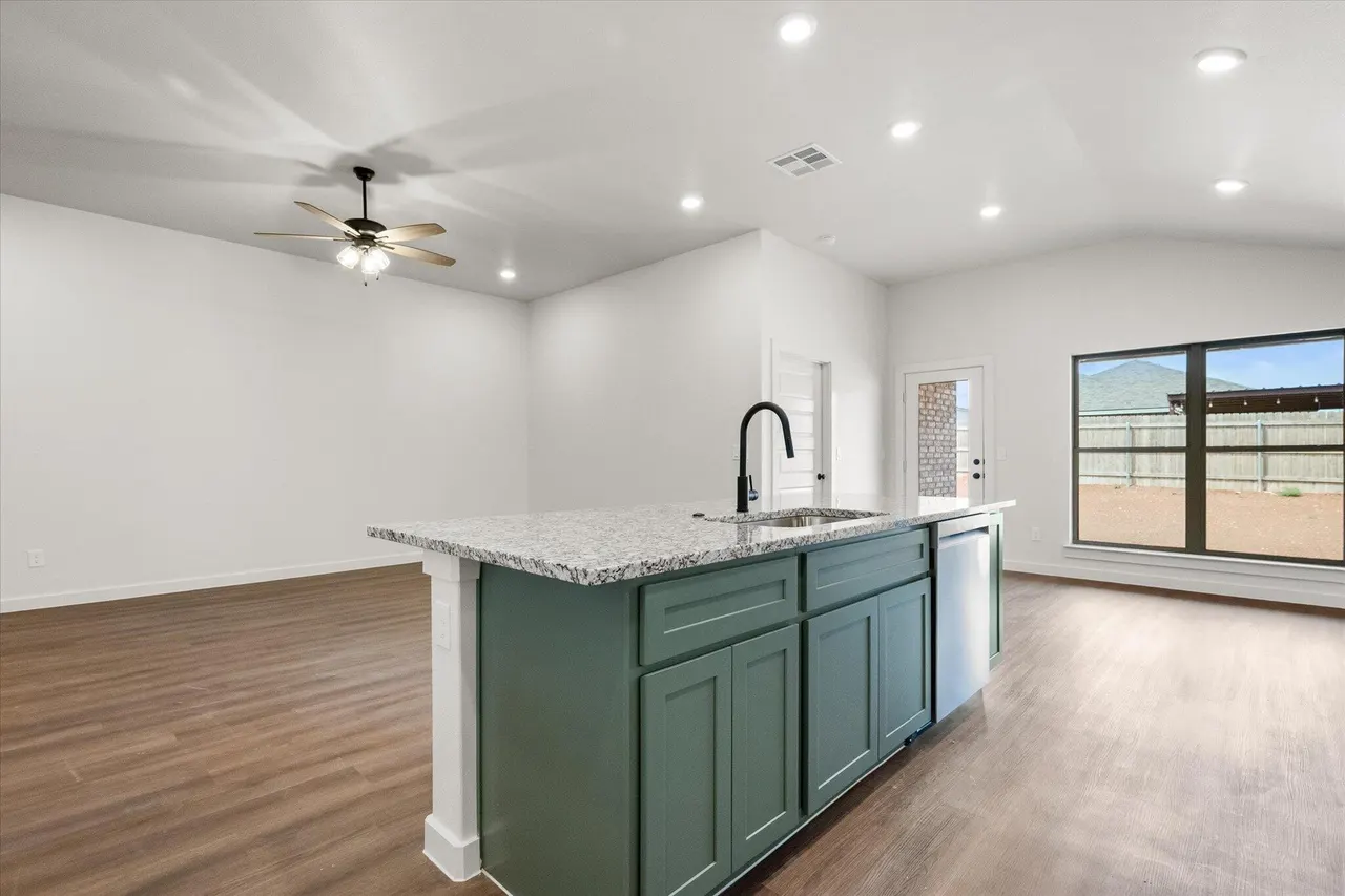 Photo 14 — 2423 Aberdeen Avenue, Wolfforth, TX 79382