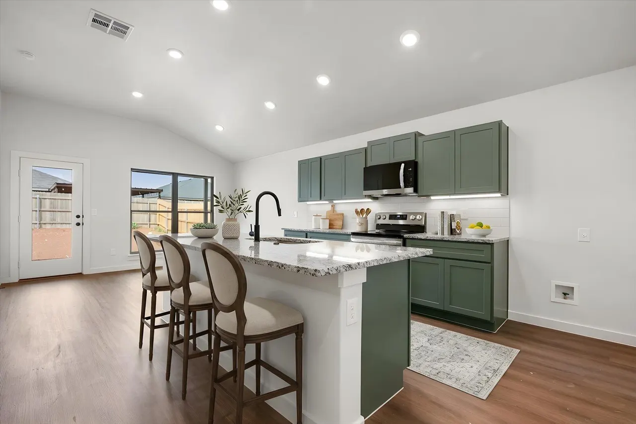 Photo 12 — 2423 Aberdeen Avenue, Wolfforth, TX 79382