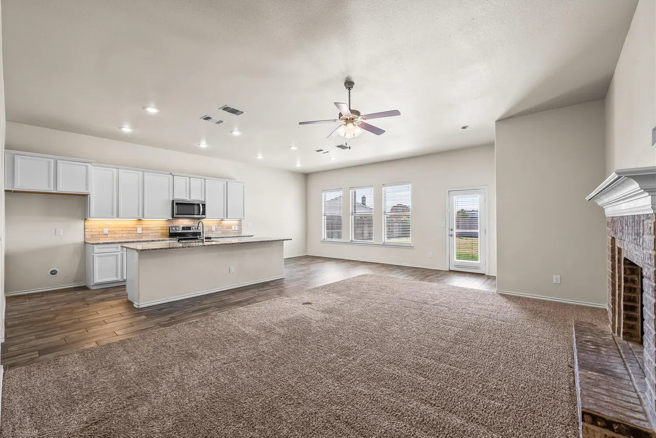 Photo 5 — 7027 37th Street, Lubbock, TX 79407