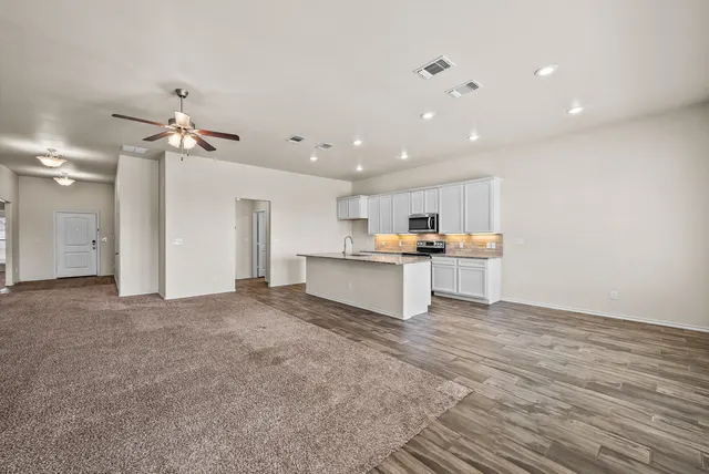 Photo 6 — 7027 37th Street, Lubbock, TX 79407