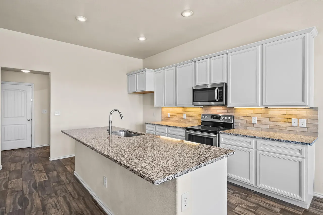 Photo 8 — 7027 37th Street, Lubbock, TX 79407