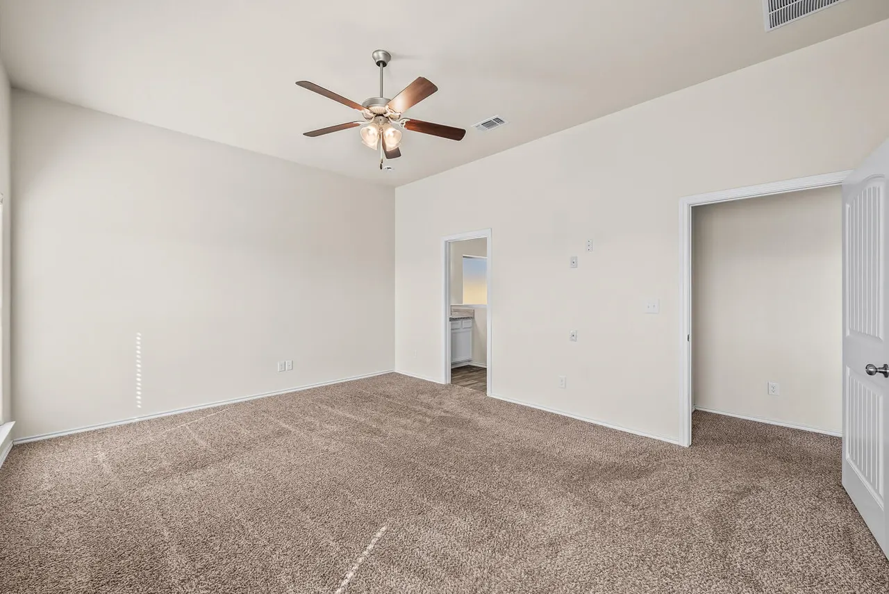 Photo 12 — 7027 37th Street, Lubbock, TX 79407