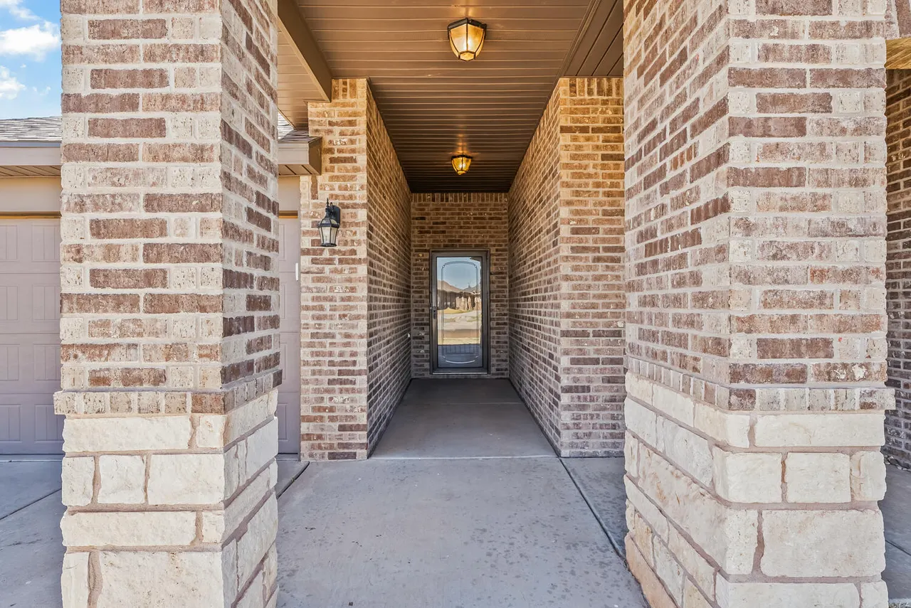 Photo 3 — 7027 37th Street, Lubbock, TX 79407